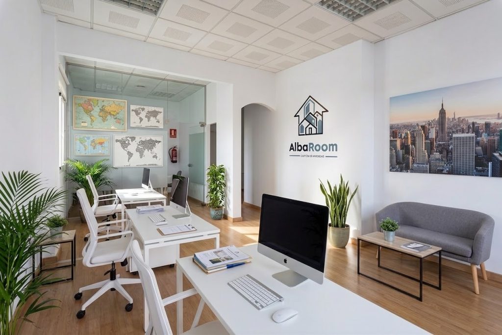 Oficina de AlbaRoom, gestión de viviendas en Albacete